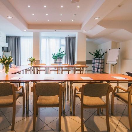 Hotel Forum Rzeszow Ngoại thất bức ảnh