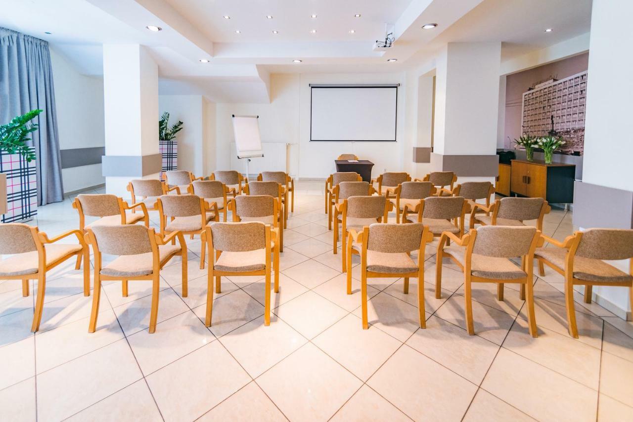Hotel Forum Rzeszow Ngoại thất bức ảnh
