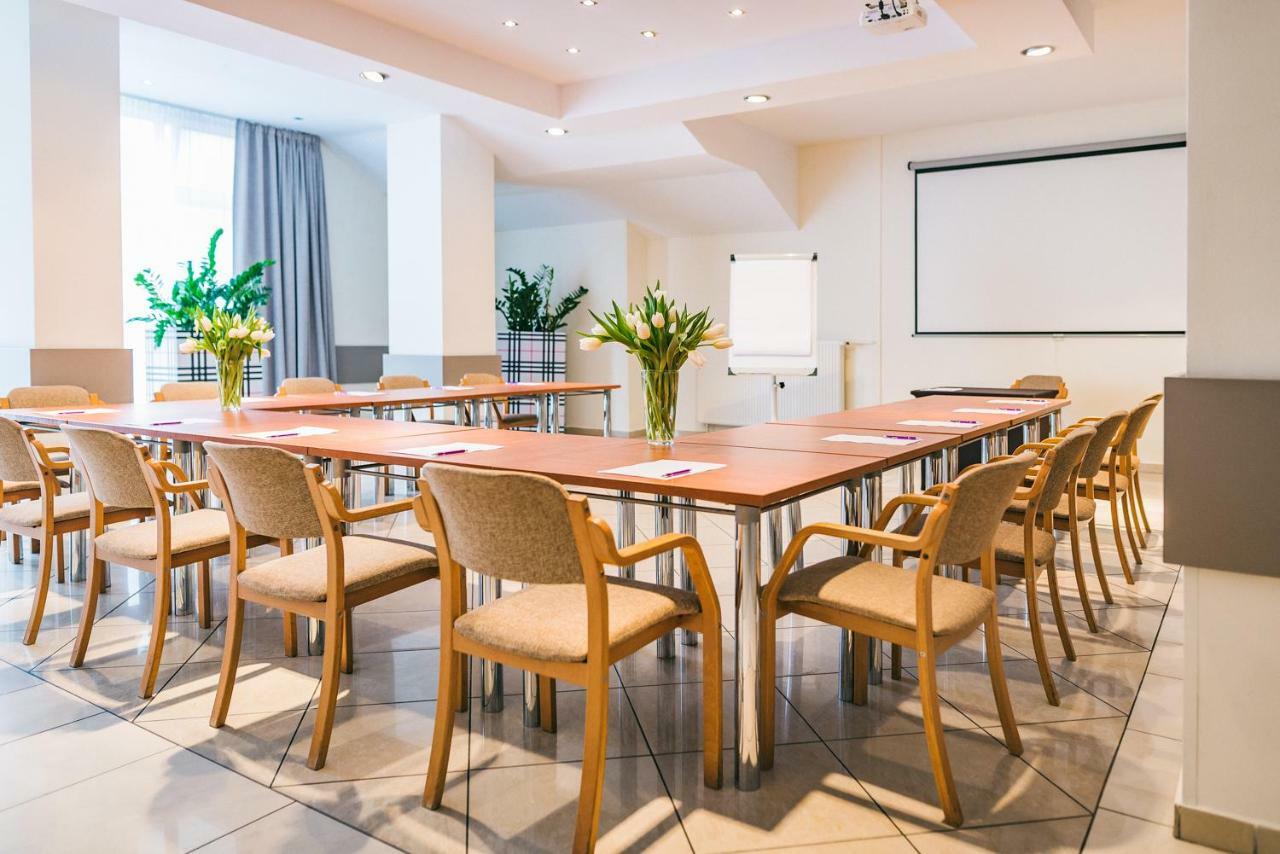 Hotel Forum Rzeszow Ngoại thất bức ảnh