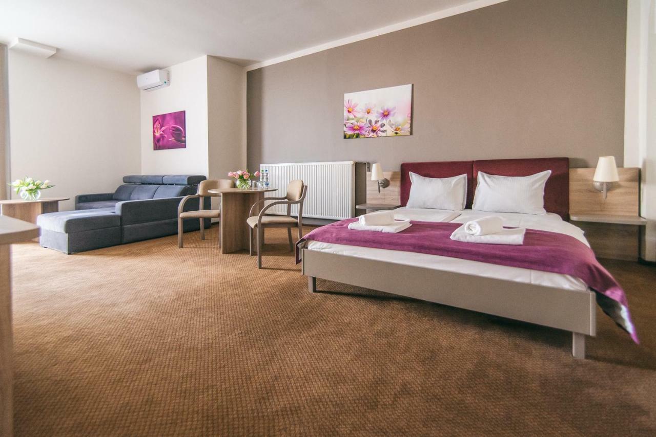 Hotel Forum Rzeszow Ngoại thất bức ảnh